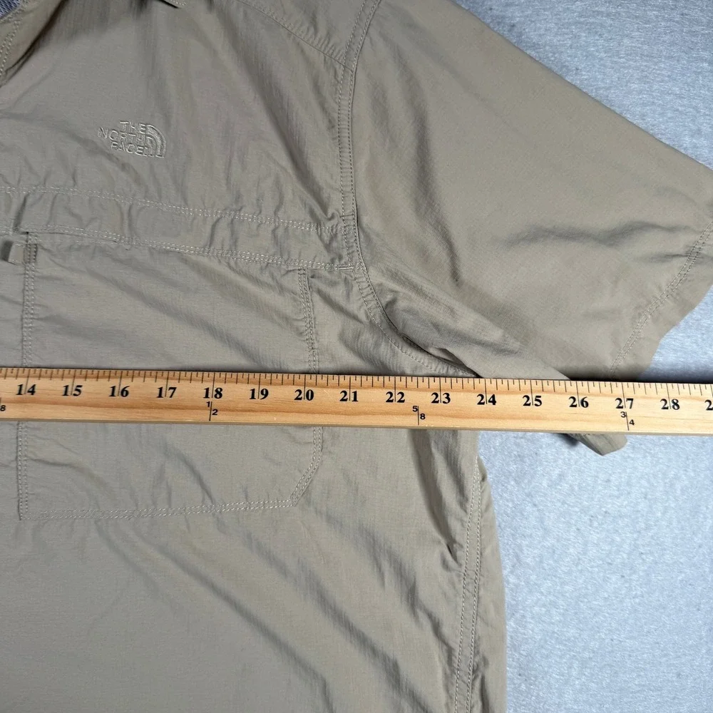 The North Face Mens XL Khaki Tan Ripstop Short Sleeve Hiking Button Up Shirt